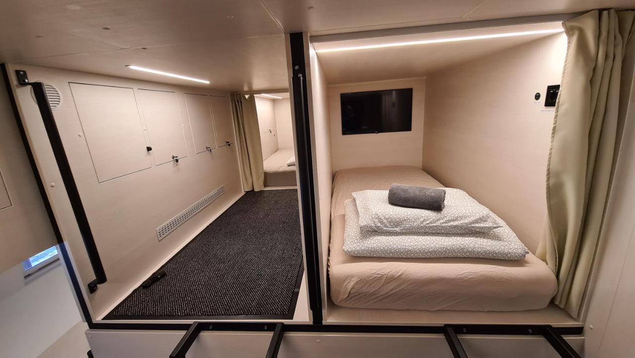 Cabin Hostel Любляна Екстер'єр фото
